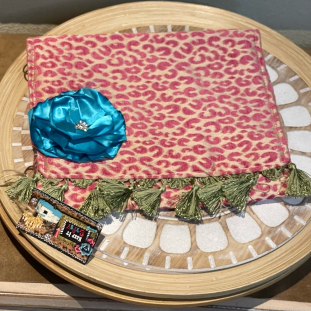 NWT Keep it Gypsy opal pink leopard trifold clutch/travel bag